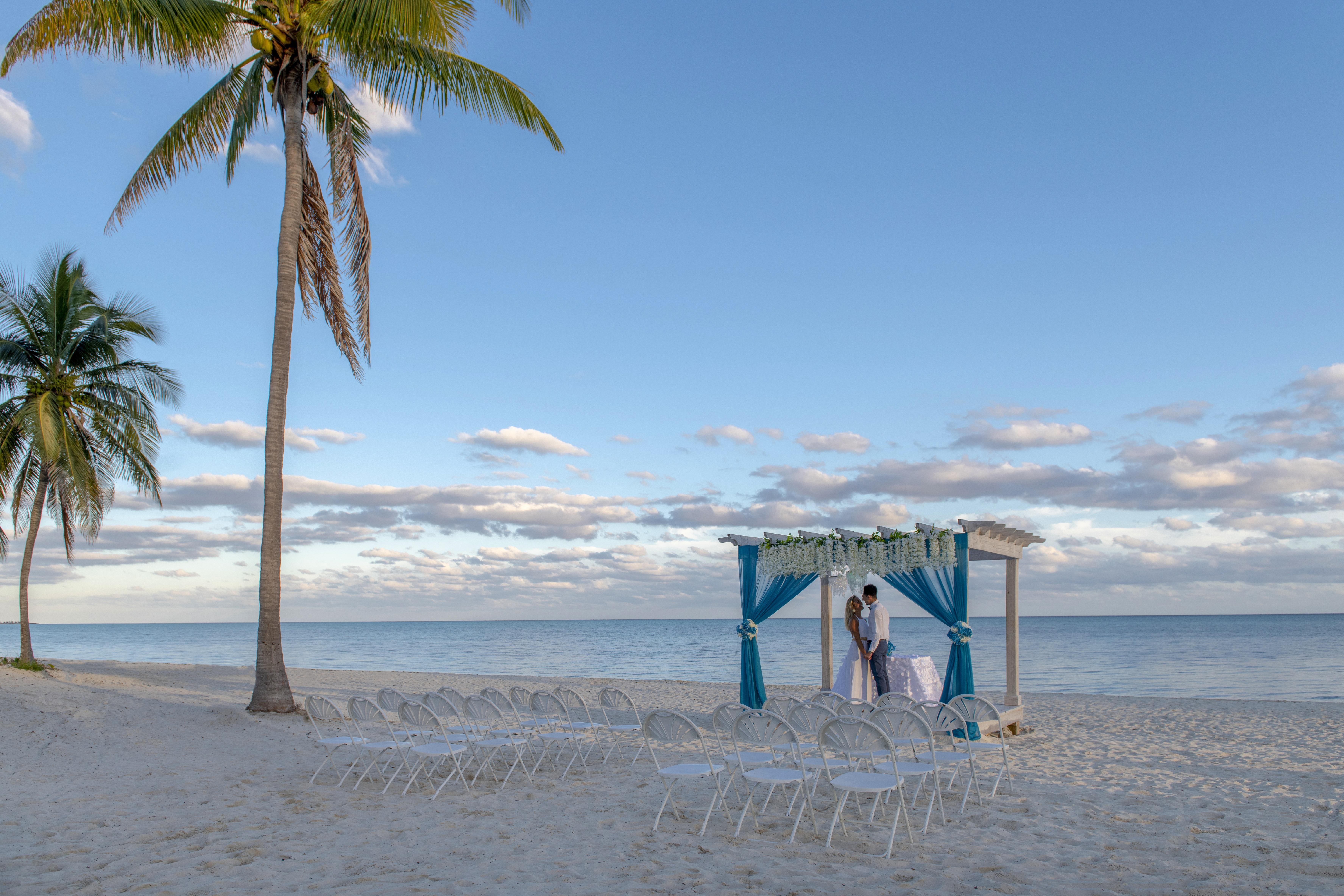 Viva Fortuna Beach By Wyndham, A Trademark All Inclusive Hotel Freeport Bagian luar foto