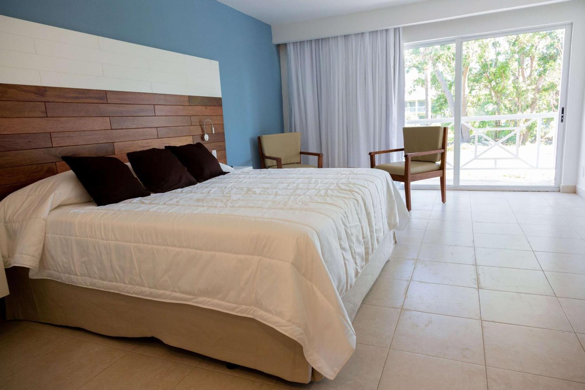 Viva Fortuna Beach By Wyndham, A Trademark All Inclusive Hotel Freeport Bagian luar foto