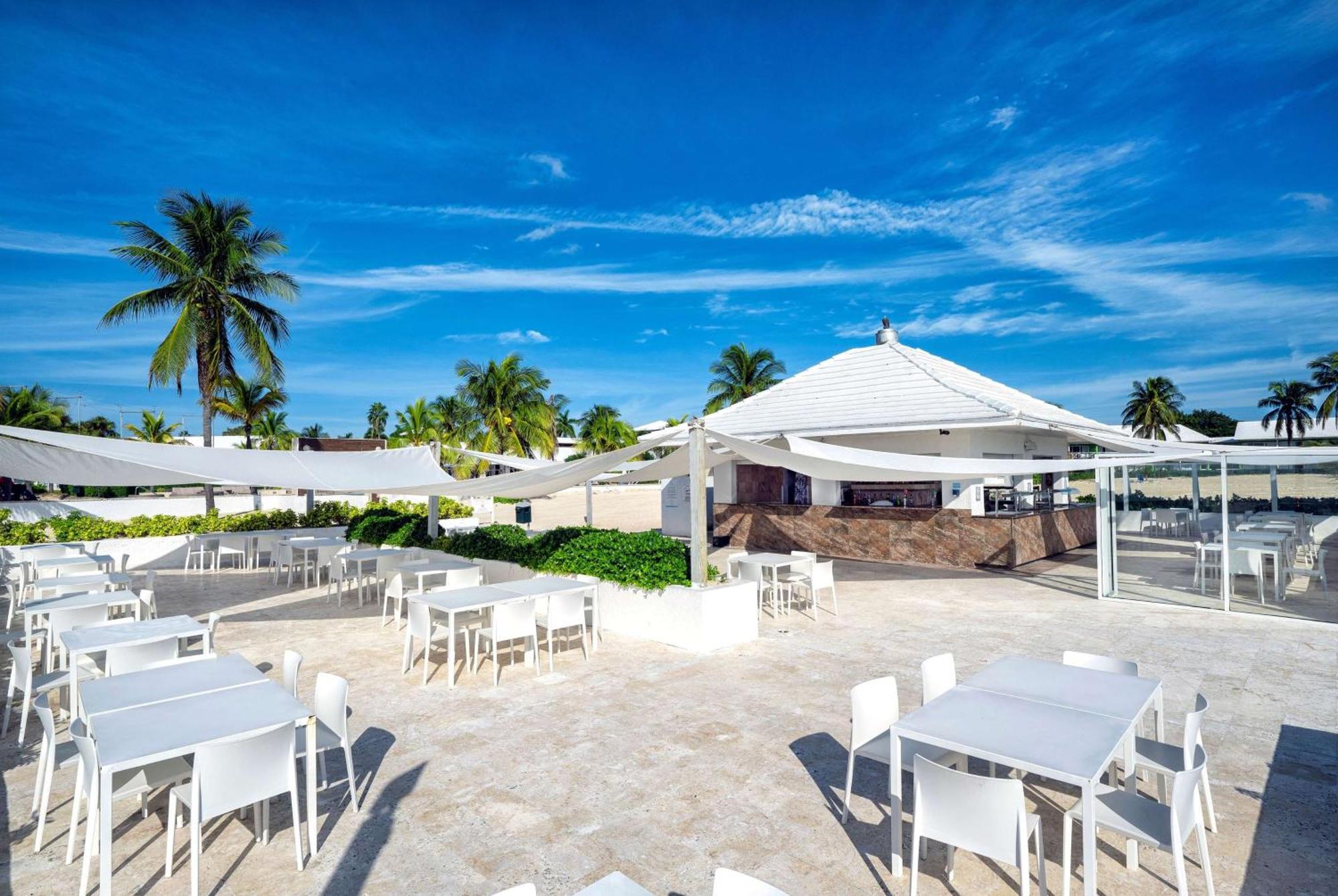 Viva Fortuna Beach By Wyndham, A Trademark All Inclusive Hotel Freeport Bagian luar foto